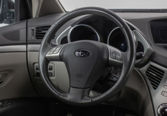 Подержанный автомобиль Subaru Tribeca 2006 года (15 фото)