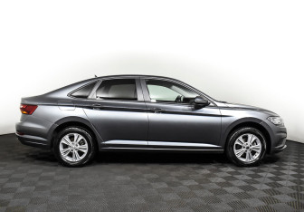Подержанный автомобиль Volkswagen Jetta Sedan 2020 года (4 фото)
