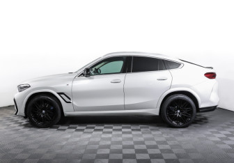Подержанный автомобиль BMW X6 2019 года (8 фото)