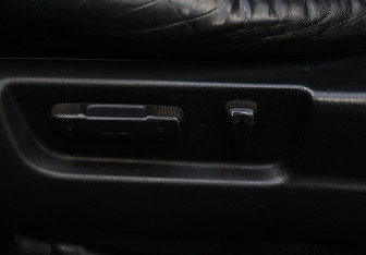 Подержанный автомобиль Acura MDX 2002 года (17 фото)