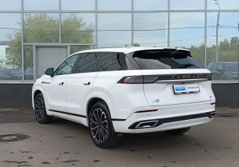 Подержанный автомобиль Jaecoo J8 2024 года (7 фото)