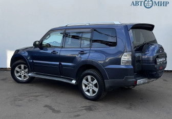 Подержанный автомобиль Mitsubishi Pajero 2008 года (7 фото)