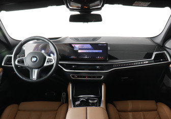 Подержанный автомобиль BMW X6 2024 года (11 фото)