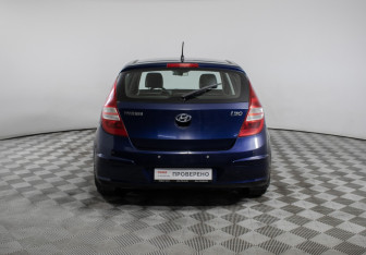 Подержанный автомобиль Hyundai i30 Hatchback 2009 года (6 фото)