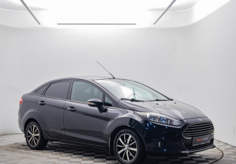 Подержанный автомобиль Ford Fiesta Sedan 2015 года (3 фото)
