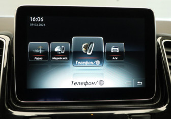 Подержанный автомобиль Mercedes-Benz GLE 2015 года (19 фото)