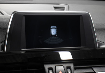 Подержанный автомобиль BMW X1 2018 года (21 фото)