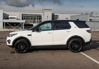 Подержанный автомобиль Land Rover Discovery Sport 2016 года (8 фото)