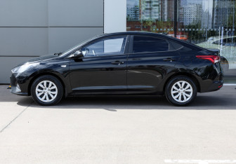 Подержанный автомобиль Hyundai Solaris Sedan 2021 года (8 фото)