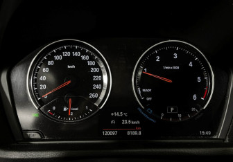 Подержанный автомобиль BMW X1 2018 года (13 фото)