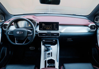 Подержанный автомобиль Geely Coolray 2023 года (22 фото)