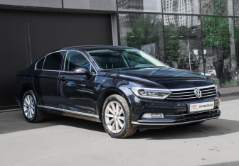 Подержанный автомобиль Volkswagen Passat Sedan 2015 года (4 фото)