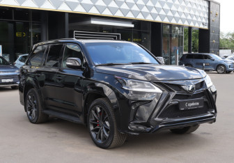 Подержанный автомобиль Lexus LX 2019 года (3 фото)
