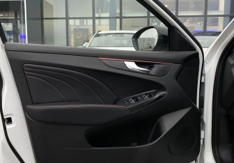 Подержанный автомобиль Kaiyi E5 2023 года (19 фото)