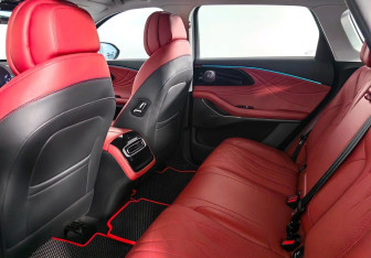 Подержанный автомобиль Exeed RX 2023 года (11 фото)