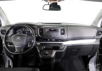 Подержанный автомобиль Citroen SpaceTourer 2018 года (12 фото)