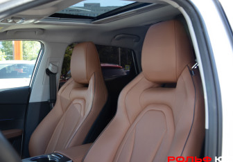 Подержанный автомобиль Omoda C5 2023 года (14 фото)