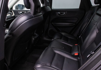 Подержанный автомобиль Volvo XC60 2018 года (11 фото)