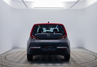 Подержанный автомобиль Kia Soul 2020 года (6 фото)