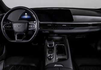 Подержанный автомобиль Chery Arrizo 8 2024 года (12 фото)