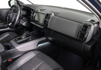 Подержанный автомобиль Citroen C5 Aircross 2019 года (10 фото)