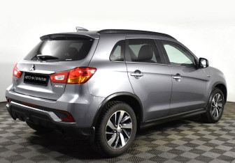 Подержанный автомобиль Mitsubishi ASX 2018 года (3 фото)