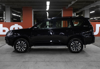 Новый Toyota Land Cruiser Prado 2022 (8 фото)