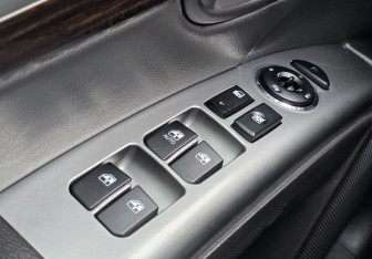 Подержанный автомобиль Hyundai Santa Fe 2010 года (15 фото)