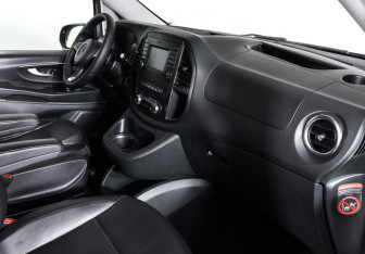 Подержанный автомобиль Mercedes-Benz Vito 2016 года (10 фото)