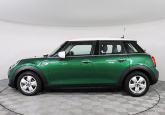 Подержанный автомобиль MINI Hatch 2020 года (8 фото)