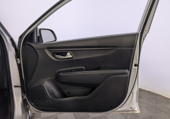 Подержанный автомобиль Kia Rio Hatchback 2021 года (23 фото)