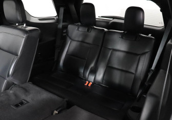 Подержанный автомобиль Ford Explorer 2021 года (19 фото)