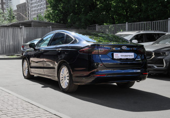Подержанный автомобиль Ford Mondeo Sedan 2015 года (6 фото)