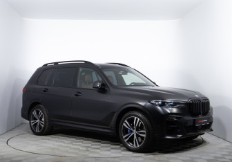Подержанный автомобиль BMW X7 2021 года (3 фото)