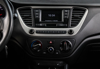 Подержанный автомобиль Hyundai Solaris Sedan 2017 года (10 фото)