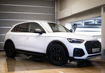 Подержанный автомобиль Audi Q5 2021 года (3 фото)