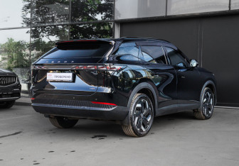 Подержанный автомобиль Omoda C7 2025 года (4 фото)