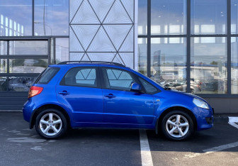 Подержанный автомобиль Suzuki SX4 Hatchback 2009 года (4 фото)
