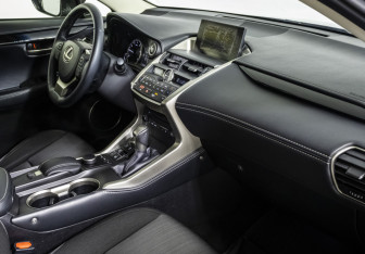 Подержанный автомобиль Lexus NX 2015 года (9 фото)