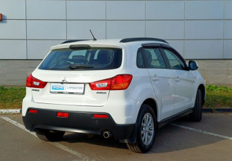 Подержанный автомобиль Mitsubishi ASX 2012 года (5 фото)