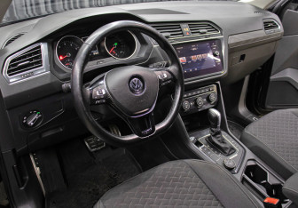 Подержанный автомобиль Volkswagen Tiguan 2018 года (16 фото)