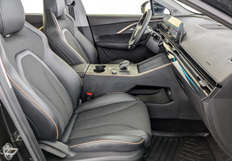 Подержанный автомобиль Omoda C5 2024 года (23 фото)