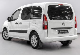 Подержанный автомобиль Citroen Berlingo 2021 года (7 фото)
