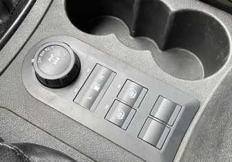 Подержанный автомобиль УАЗ Patriot 2016 года (12 фото)