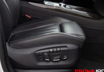 Подержанный автомобиль BMW X5 2017 года (17 фото)