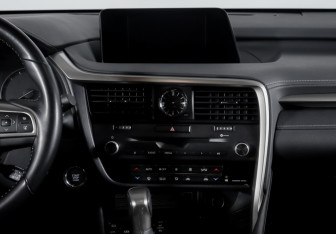 Подержанный автомобиль Lexus RX 2017 года (13 фото)