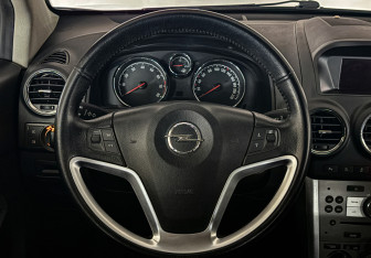 Подержанный автомобиль Opel Antara 2013 года (18 фото)
