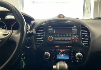 Подержанный автомобиль Nissan Juke 2011 года (16 фото)