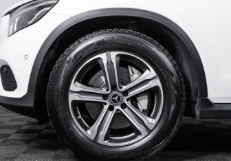 Подержанный автомобиль Mercedes-Benz GLC Coupe 2017 года (27 фото)