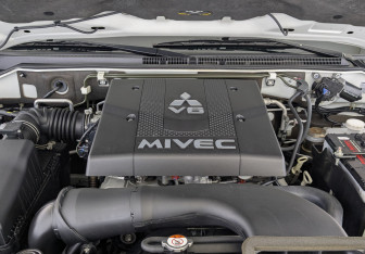 Подержанный автомобиль Mitsubishi Pajero 2019 года (9 фото)